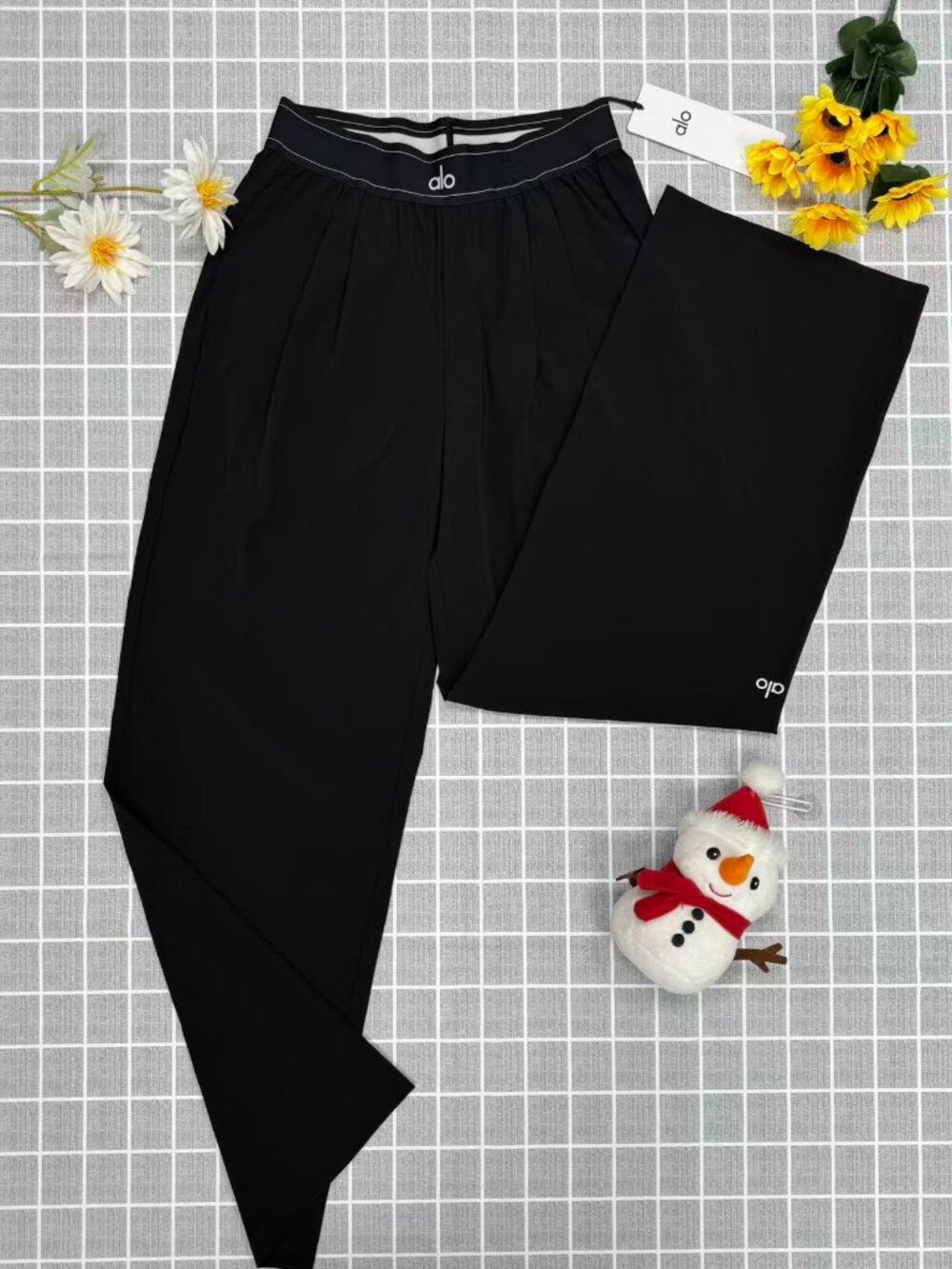 NWT ALO Yoga Black Straight Leg Loose Fit Pants😉(30" Inseam) 💗Elevated Basics - Picture 2 of 8